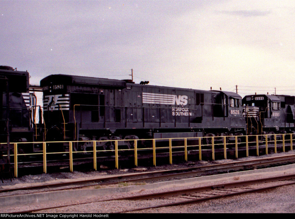 NS 8528